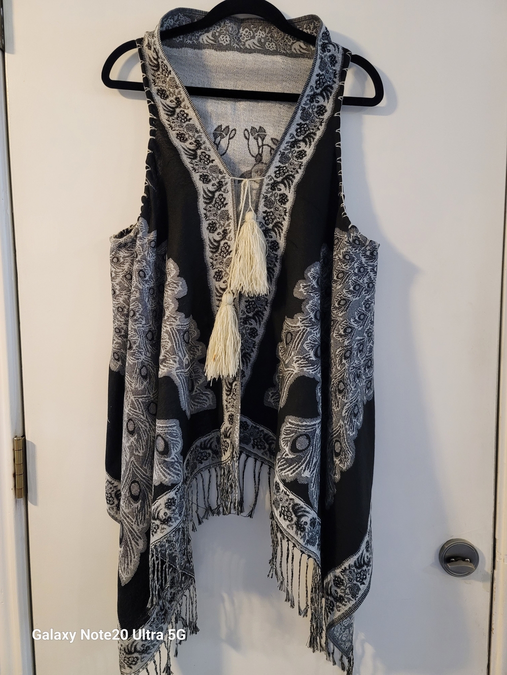 Boho Tassel Fringe Open Front Women’s Vest — Black and Cream